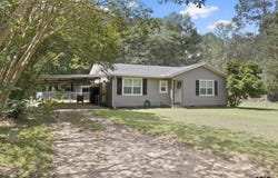 655 Daingerfield St, Pittsburg, TX 75686