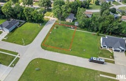 71 Firefly Court, Chatham, IL 62629