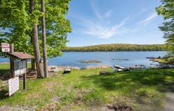 240 W Shore Drive, Hawley, PA 18428