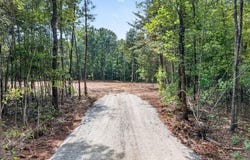 205 High Flats Rd, Monterey, TN 38574