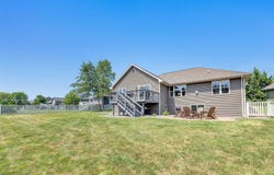 651 PEBBLESTONE Circle, HOBART, WI 54155-9382