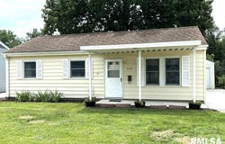 2334 RAMSEY Avenue, Springfield, IL 62702