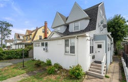 190 Pleasant St, Winthrop, MA 02152