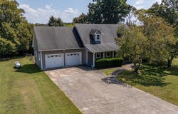 29670 Persimmon Tree Rd, Anderson, AL 35610