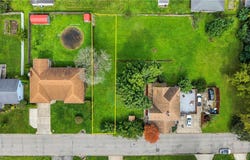Geneva Avenue, Struthers, OH 44471