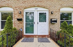 120 E Summerset Lane, Buffalo, NY 14228