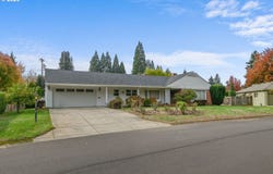 820 LARIAT Dr, Eugene, OR 97401