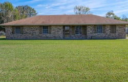 111 Swamp Dr, Bourg, LA 70343