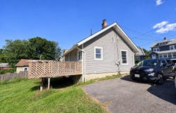 27 Bonnell Pl, Middletown, NY 10940
