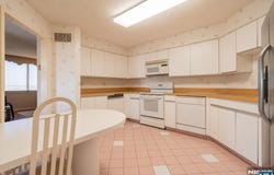 2006 Harmon Cove Tower, Secaucus, NJ 07094