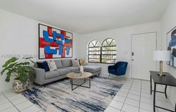 1082 W 79th St, Hialeah, FL 33014
