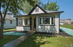 517 Center Ave, Garretson, SD 57030