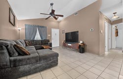 1015 E Yager Ln, Austin, TX 78753