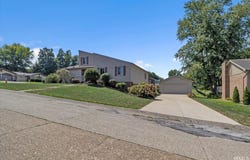 5477 E Timberwood Drive, Newburgh, IN 47630