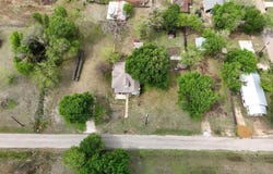 517 Giddings St, Lexington, TX 78947