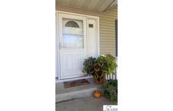 1310 Lloyd Lane, St. Peter, MN 56082