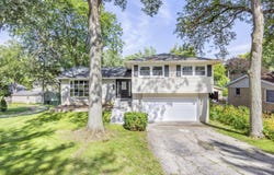 123 Kainer Avenue, Barrington, IL 60010