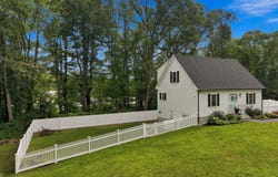 24 Locust St, Salisbury, MA 01952
