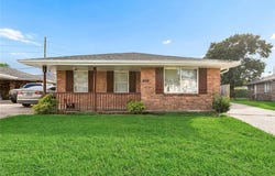 8416-18 VALOR Drive, Chalmette, LA 70043