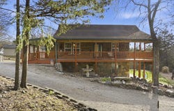 25998 County Road 262, Hermitage, MO 65668
