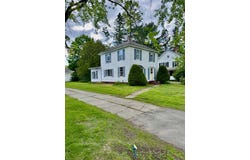136 North Avenue, Skowhegan, ME 04976