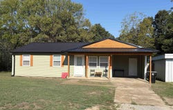 439 S Main St, Salem, AR 72576