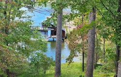 300 Whisperway RD, Moneta, VA 24121