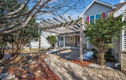 2970 Western Avenue N, Roseville, MN 55113