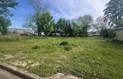203 2nd Avenue E, Centre, AL 35960