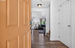 228 E 12TH St, Lafayette, OR 97127