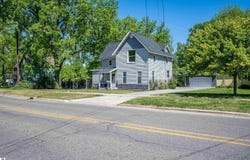 329 Ely Street, Alma, MI 48801