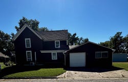 1103 S Grant Ave, Chanute, KS 66720