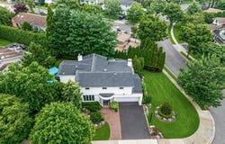 2 Sagamore Way N, Jericho, NY 11753