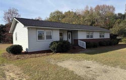 305 Tec Rd, Cheraw, SC 29520