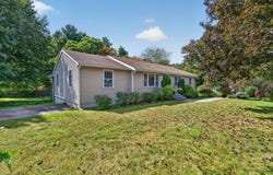 12 Sunset Avenue, Derry, NH 03038