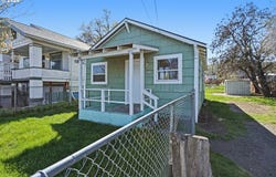 2406 E 10TH St, TheDalles, OR 97058