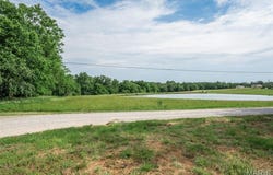 7 Halyon Estates, Perry, MO 63462