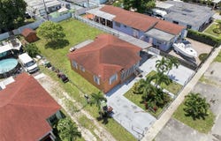 636 E 48th St, Hialeah, FL 33013