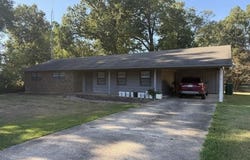 108 W 14th, DeWitt, AR 72042