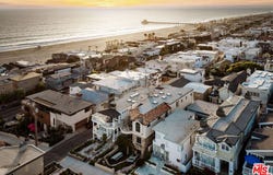 221 3rd St, Manhattan Beach, CA 90266
