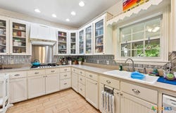 205 N Avenue E, Elgin, TX 78621