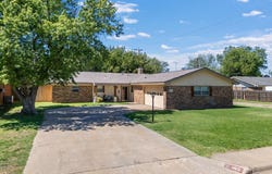 107 CARSON Avenue, Dumas, TX 79029-3515