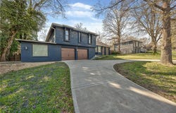 8940 Nall Avenue, Overland Park, KS 66207