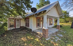 908 S Rice Street, Hamilton, TX 76531