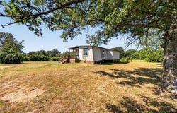 8497 Mockingbird Lane, Ozawkie, KS 66070
