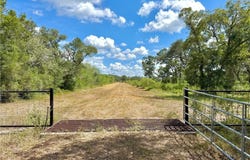 4668 Old Hwy Rd, Inez, TX 77968