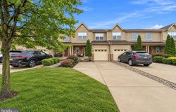 109 GLACIER Drive, BERLIN, NJ 08009