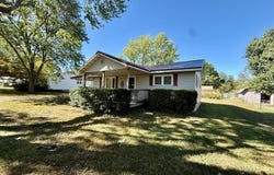 305 Cherry Street, Houston, MO 65483