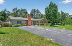 1203 Lakeshore Dr, Douglas, GA 31533