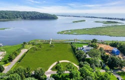 3 Black Point Horseshoe, Rumson, NJ 07760